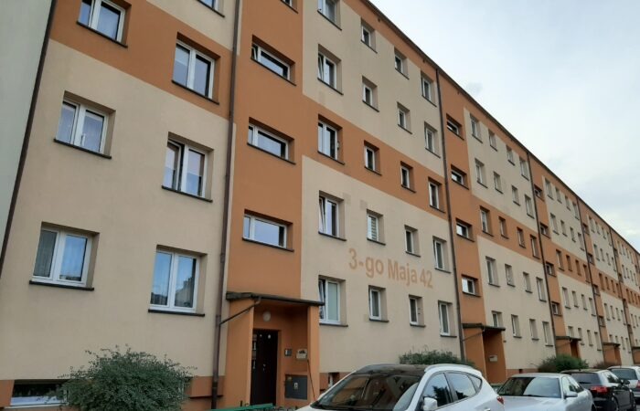 Malowanie klatek schodowych w budynku przy ul. 3 Maja 42 kl. I i II  
