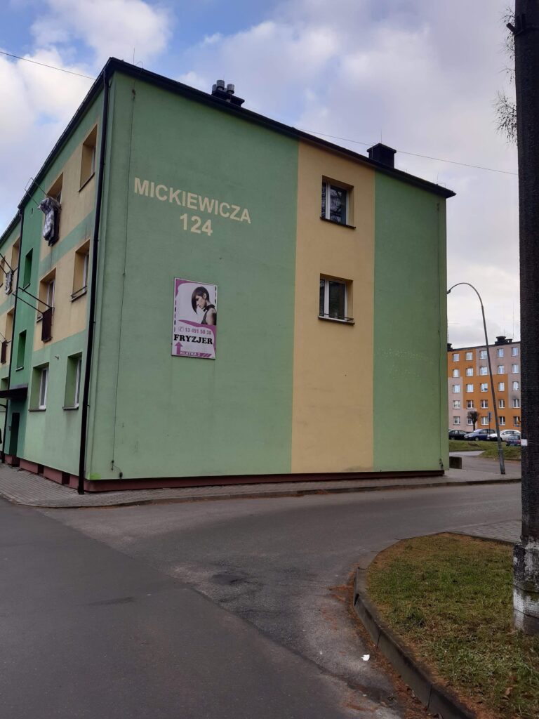 Mickiewicza 124 – wymiana drzwi wejściowych do budynku
