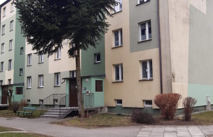 Szkolna 17 - malowanie klatek schodowych