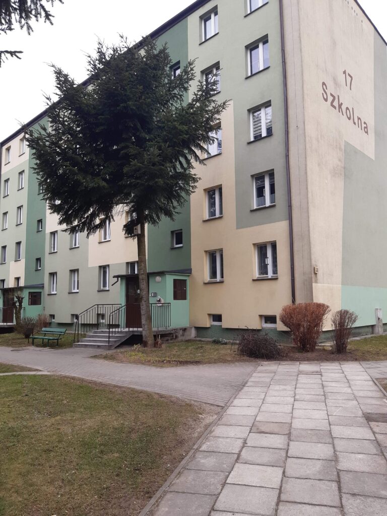Szkolna 17 – malowanie klatek schodowych